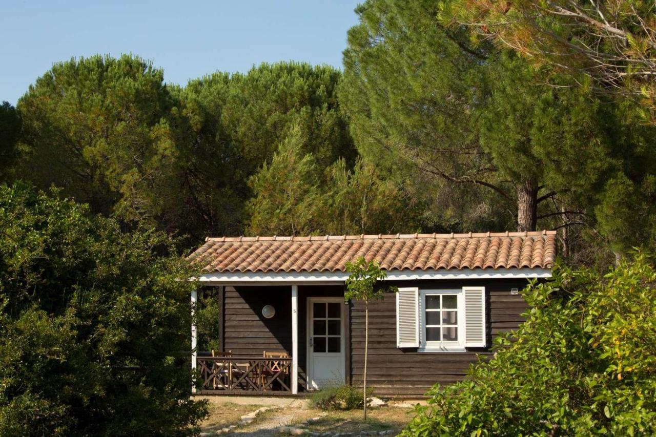 La Villa Vicha, The Originals Relais Aubais Exterior foto